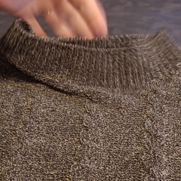 NWT. Men's Cozy Crewneck Sweater - Taupe. XXL - Picture 8 of 12